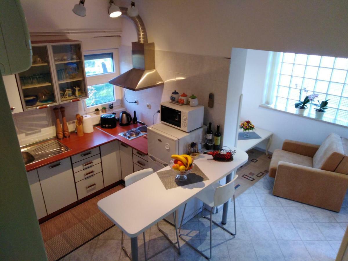 Apartments Anica Pula Luaran gambar